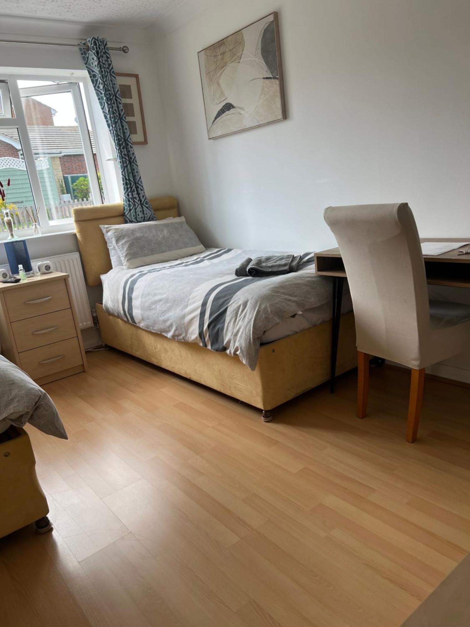 Twin Room At The Bungalow With Shared Shower Room Kettering Eksteriør bilde